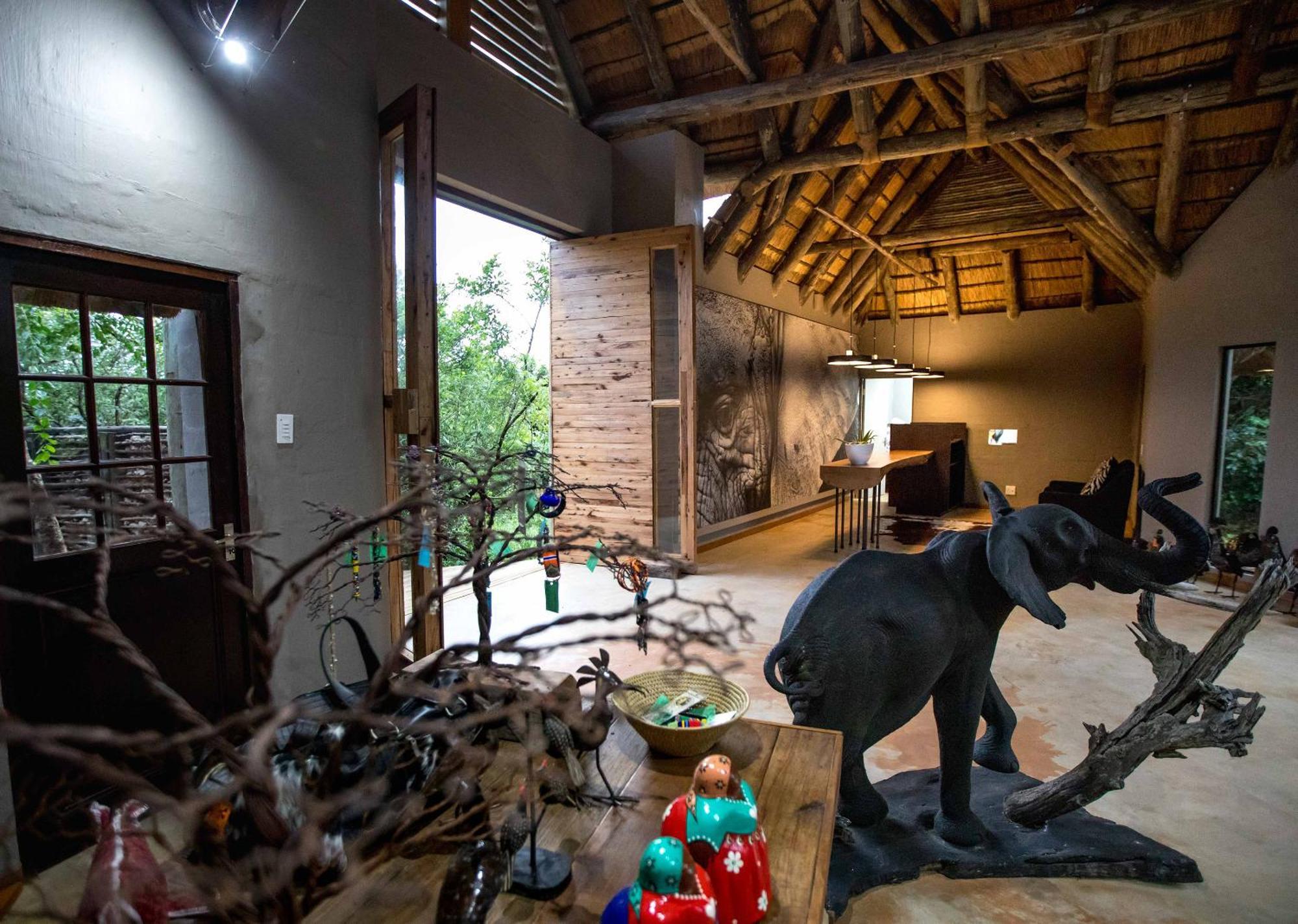 Royal Thonga Safari Lodge Sihangwane エクステリア 写真