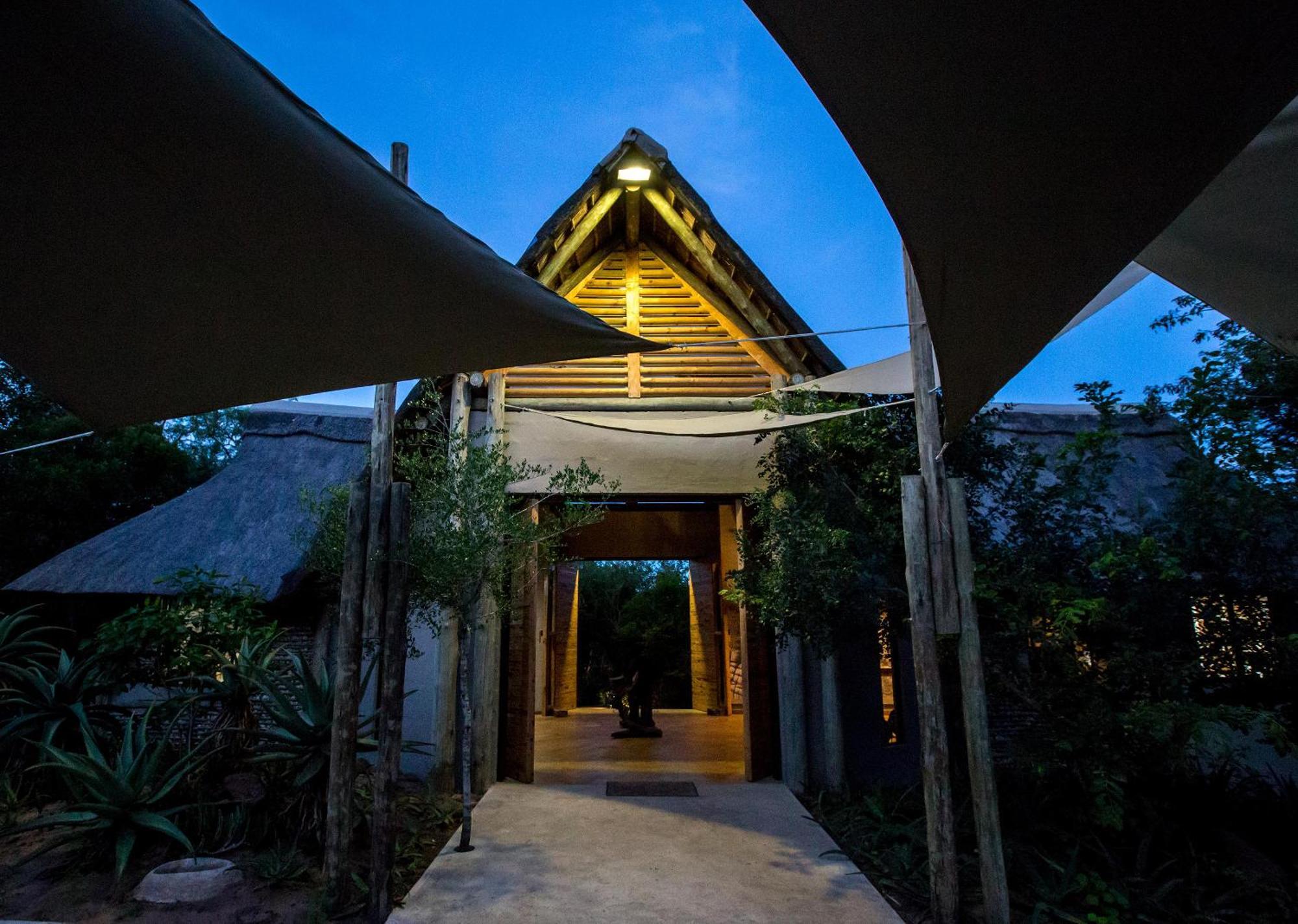 Royal Thonga Safari Lodge Sihangwane エクステリア 写真