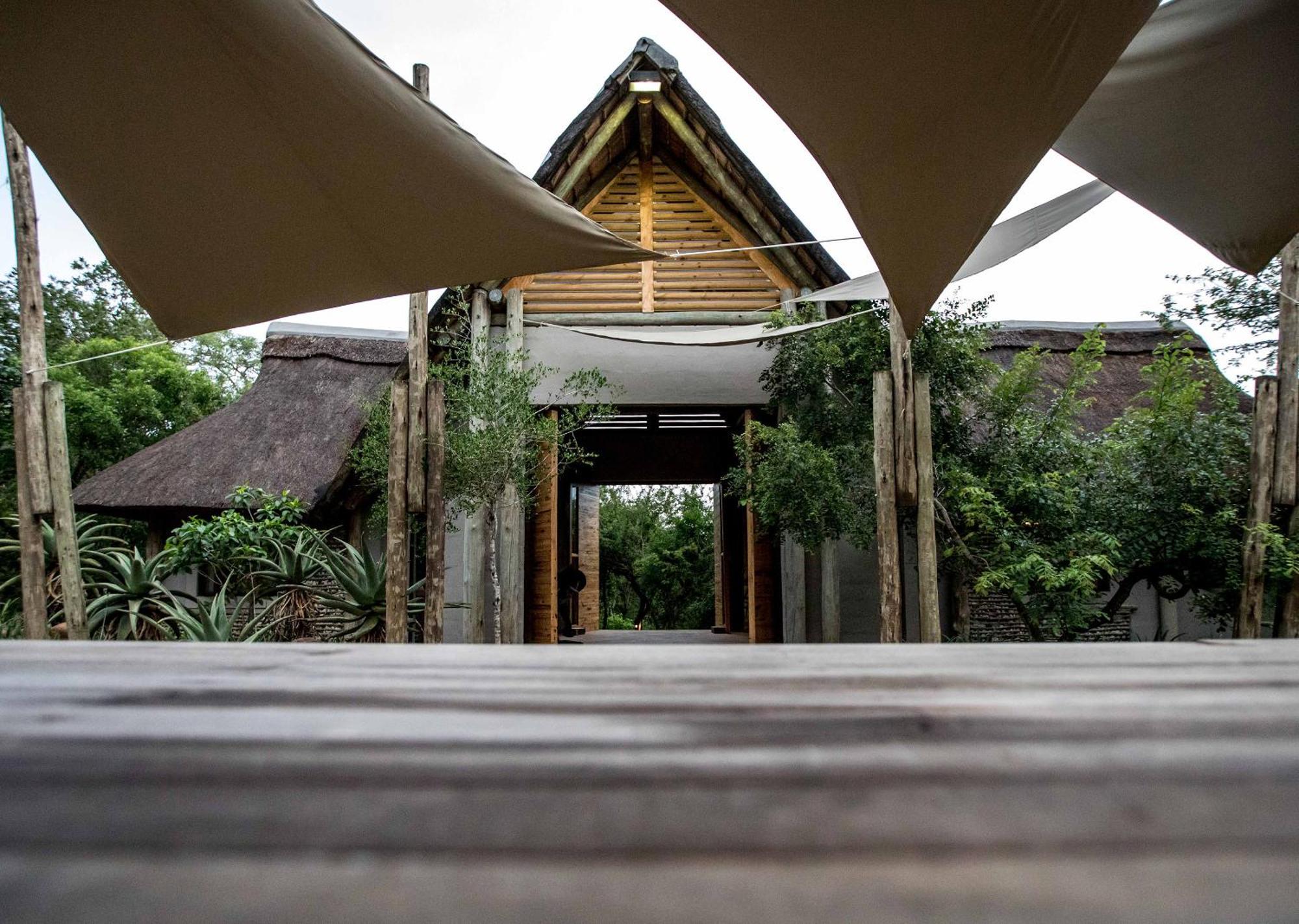 Royal Thonga Safari Lodge Sihangwane エクステリア 写真